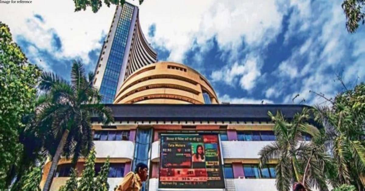 Indian markets flat in morning trade